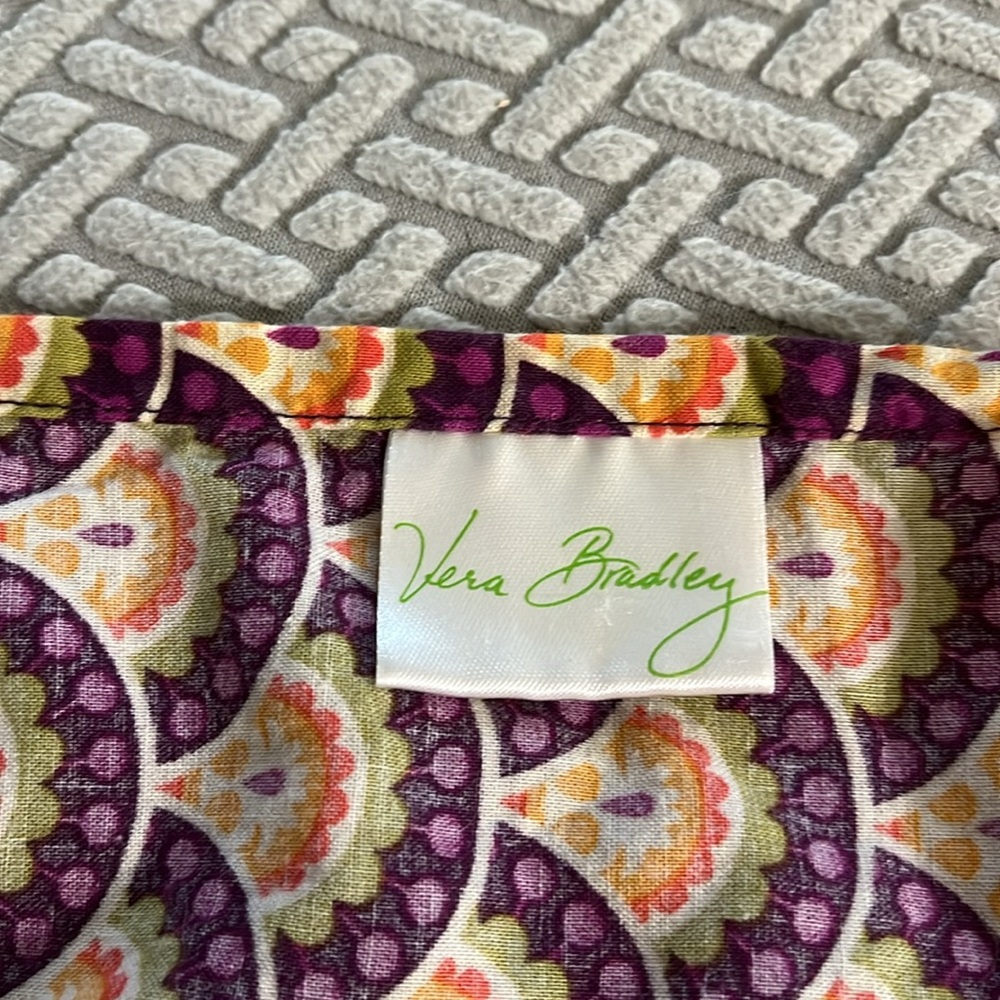 Signature Vera Bradley Print Apron in Plum Crazy - Picture 5 of 5
